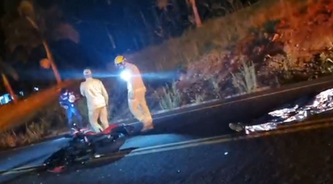Homem morre após colisão entre moto e carro na BR-163